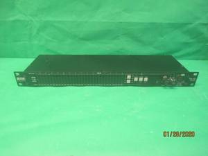 lot 33 image: RANE ANALYZER