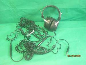 lot 36 image: AUDATRON WH13 HEADPHONES