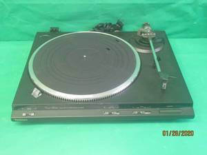 lot 44 image: TECHNICS TURNTABLE