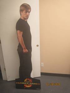 lot 49 image: HUNGER GAMES LIFE SIZE STANDEE