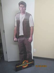 lot 51 image: HUNGER GAMES LIFE SIZE STANDEE