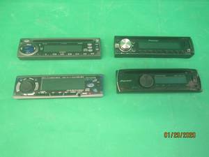 lot 93 image: CAR STEREO DETACHABLE FACES
