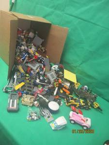 lot 119 image: 20LBS OF LEGOS&nbsp