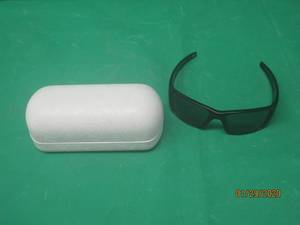 lot 123 image: &nbspOAKLEY POLARIZED SUNGLASSES FUEL CELL WITH CASE&nbsp