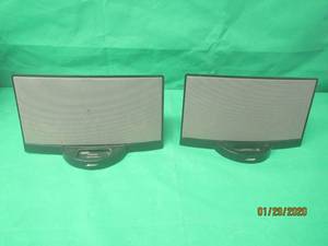 lot 130 image: 2 BOSE PORTABLE SOUND DOCK DIGITAL MUSIC SYSTEMS NO POWER CORDS