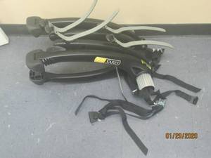lot 136 image: SARIS 2 BIKE RACK