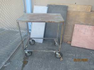 lot 176 image: METAL CART ON LARGE WHEELS 36X24X41 TALL