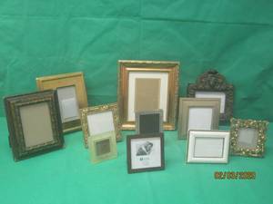 lot 183 image: PICTURE FRAMES 11 IN TOTAL