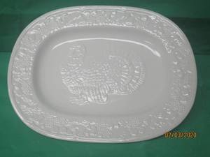 lot 189 image: 18 MARTHA STEWART PLATTER