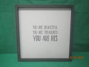 lot 197 image: WALL DECOR METAL FRAME 24X24&nbsp