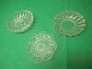 lot 205 image: 3 GLASS CANDYNUT DISHES