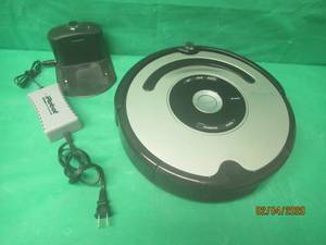 lot 275 image: IROBOT ROOMBA WITH COMPACT HOME BASE MODEL 561