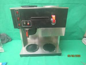 lot 350 image: NEMCO COFFEE BREWER WITH 2 WARMERS AND HOT WATER DISPENSER IN WORKING CONDITION