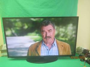 lot 291 image: 50 SAMSUNG SMART TV WORKS GREAT NO REMOTE