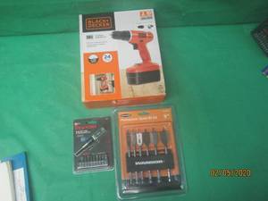 lot 310 image: NEW BLACK AND DECKER CORDLESS DRILL, SPADE BIT SET AND DRIVER BIT SET