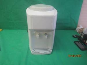 lot 355 image: OASIS HOTCOLD COUNTER TOP WATER DISPENSER MODEL POUR1CTK&nbsp