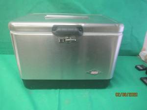 lot 357 image: COLEMAN STAINLESS STEEL COOLER MODEL 6155 B707