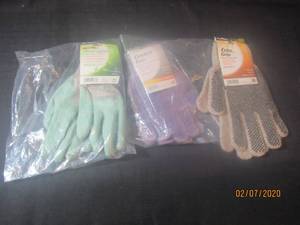 lot 393 image: 3 NEW PAIR OF HAND MASTER GLOVES SIZE ML