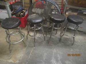 lot 435 image: 4 SWIVEL BAR STOOL CHROME BASE