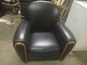 lot 440 image: LEATHER CHAIR