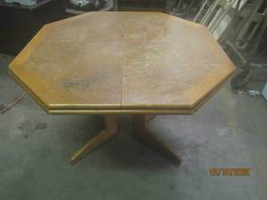 lot 446 image: SMALL DINING TABLE