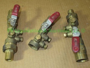 lot 42 image: Ball Valves - Standard With Access Port, 3 count