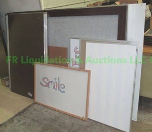 lot 92 image: Assorted marker boards various sizes small, medium, large