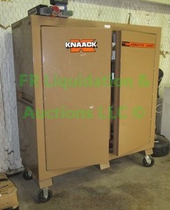 lot 108 image: Knaack model 109 Jobmaster cabinet all steel in good condition 60 x 24 x 68, contents not included