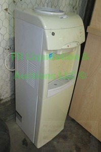 lot 124 image: GE water dispenser model GXCF05D