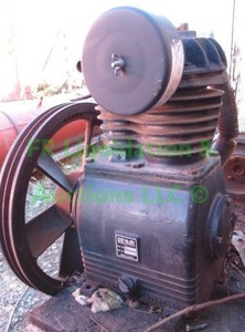 lot 398 image: Devair model 247 air compressor motor, Matches lots 396, 397, 399, 400