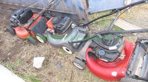 lot 459 image: Craftsman, Briggs & Stratton, lawn mowers, for parts only, 3 count
