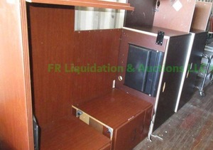 lot 466 image: Laminate office desks and desk shells, 6 total