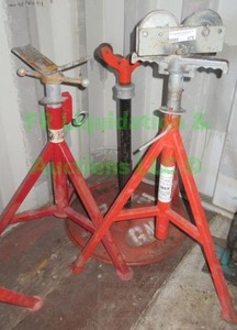 lot 476 image: Ridgid model RJ-99 & B & B pipe jackstands plus custom crafted pipe stand, 3 total