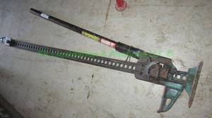 lot 479 image: Heavy duty industrial construction jack