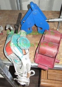 lot 516 image: Dayton 4Z312 manual ratchet puller, Corso LT-2B Beam clamp, Northern Industrial 4000 lb machine skate