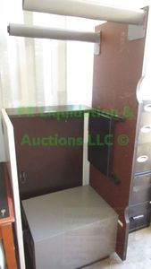 lot 527 image: Laminate desk and return