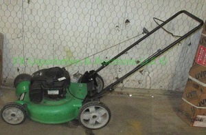 lot 157 image: Briggs & Stratton Lawnboy lawn mower
