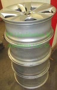 lot 215 image: Hyundai matching wheel rims, 4 count