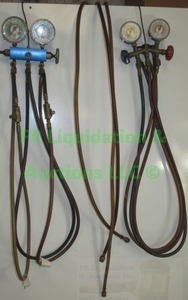 lot 245 image: AC refrigerant manifold gauge set, 2 count