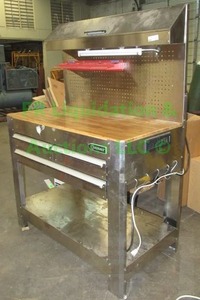 lot 261 image: Kobalt 3-Drawer metal and Wood top Work Bench with light, 45 x 62 x 22