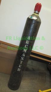 lot 277 image: Industrial Gas cylinder approx. 5ft tall