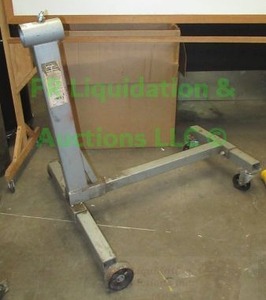 lot 264 image: Heavy Duty engine stand