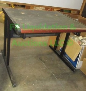 lot 273 image: Laminate top meat lbase office work station, 38 x 31 x 29