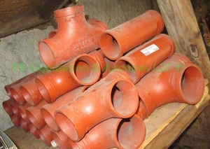 lot 294 image: GruvLok 7060 cast iron connector Ts, as shown