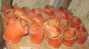 lot 297 image: Gruvlok assorted cast iron pipe elbows