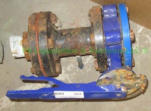 lot 323 image: Gate valve with connector