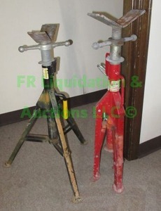 lot 372 image: B & B & Sumner folding pipe jackstands, 2 count