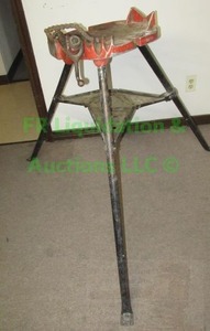 lot 376 image: Ridgid tristand for pipe threading machines