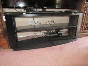 lot 8 image: ONYX WOOD 3 TIER TELEVISION STAND 50 X 16 X 21
