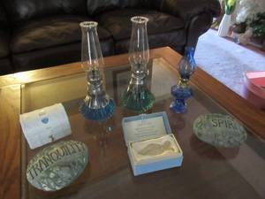 lot 20 image: 3 MINI OIL LAMPS, 2 SPIRITUAL ROCKS, GLASS CHRISTIAN FISH AND AQUA MARINE MONTH OF MARCH CERAMIC BOX WITH AQUAMARINE STONE EMBEDDED